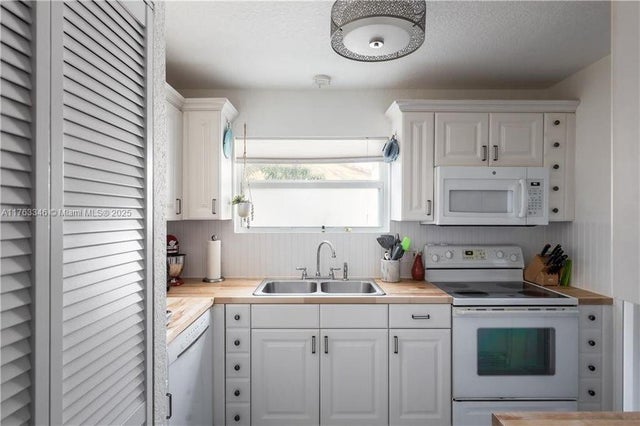 4 of 7 - 912 S 15th Ave, Hollywood, FL
