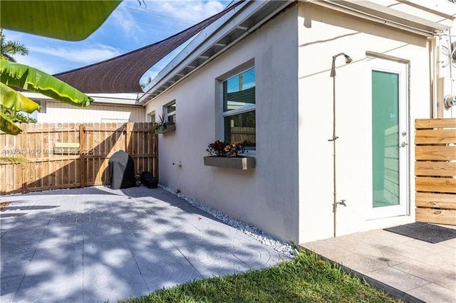 5 of 7 - 912 S 15th Ave, Hollywood, FL