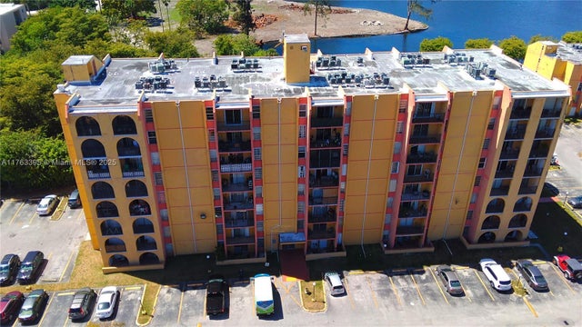 2 of 21 - 4801 Nw 7th St 602, Miami, FL