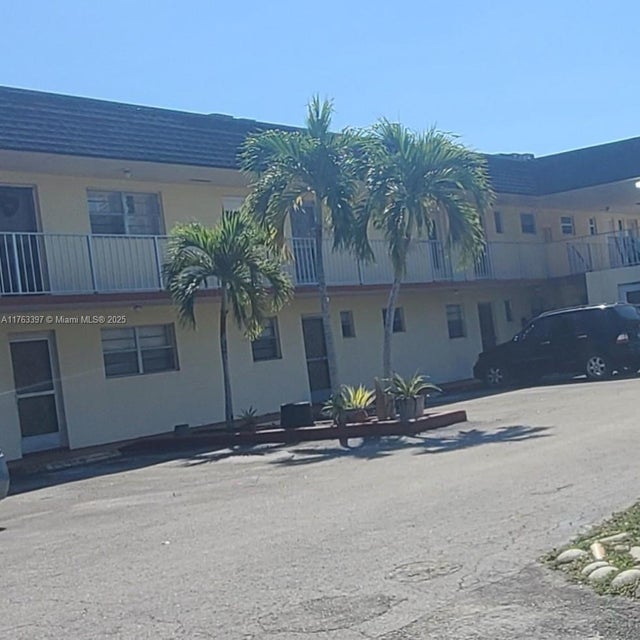 1 of 1 - 19305 Ne 2 Ave 2323, Miami, FL