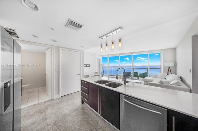 4 of 29 - 665 Ne 25th St 1504, Miami, FL