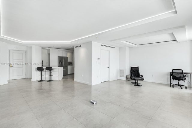 3 of 14 - 9801 Collins Ave 5m, Bal Harbour, FL