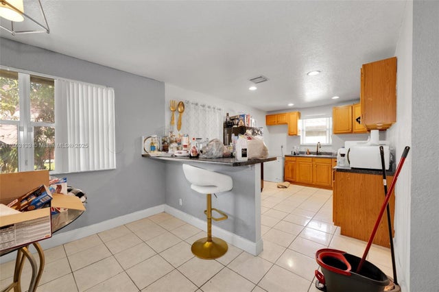 3 of 21 - 2855 Nw 7th St, Fort Lauderdale, FL
