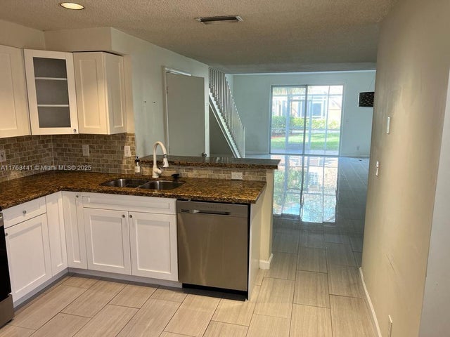 5 of 20 - 1597 Barcelona Way 2-32, Weston, FL