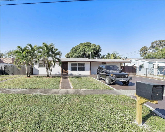 4 of 27 - 1541 Sw 52nd Ave, Plantation, FL