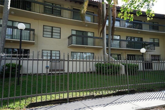 2 of 29 - 5201 Orduna Dr 12, Coral Gables, FL
