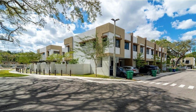 4 of 34 - 4130 N Oak Pl 4130, Dania Beach, FL
