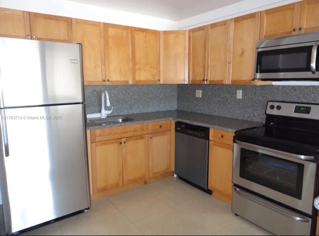 4 of 23 - 1220 71st St 35, Miami Beach, FL