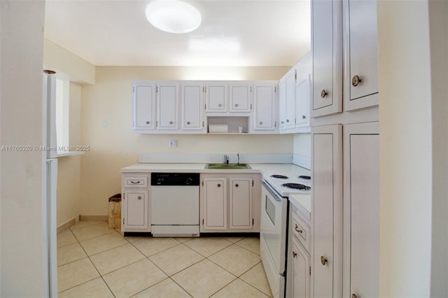 5 of 23 - 18011 Biscayne Blvd 1103, Aventura, FL