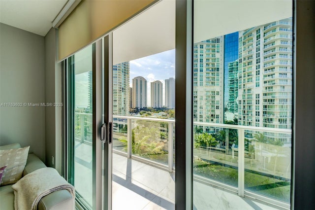 4 of 25 - 300 Sunny Isles Blvd 4-804, Sunny Isles Beach, FL