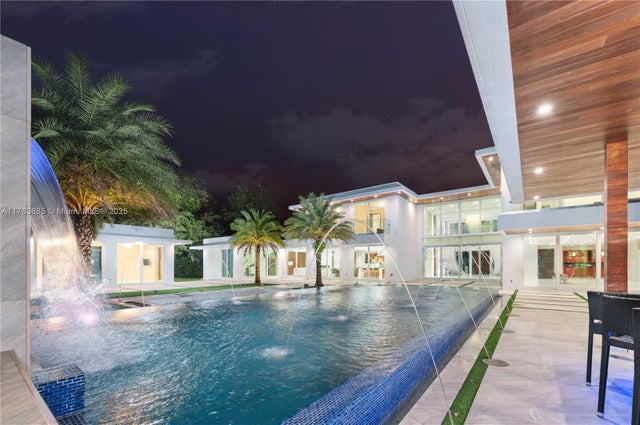 1 of 71 - 6300 Moss Ranch Rd, Pinecrest, FL