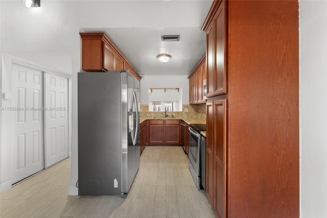 5 of 28 - 8045 Sw 21st Ct 8045, Davie, FL