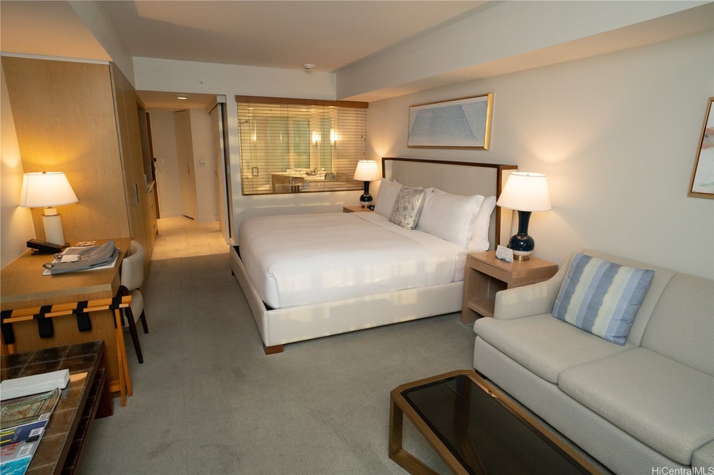 (unit #e2112) 383 Kalaimoku Street, Honolulu