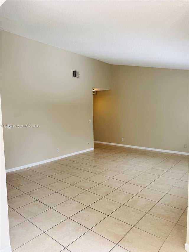 4 of 28 - 815 W Boynton Beach Blvd 10-205, Boynton Beach, FL
