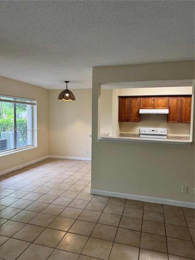 5 of 28 - 815 W Boynton Beach Blvd 10-205, Boynton Beach, FL