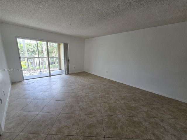 4 of 11 - 410 S Park Rd 1-302, Hollywood, FL