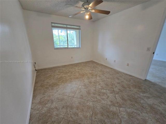 5 of 11 - 410 S Park Rd 1-302, Hollywood, FL