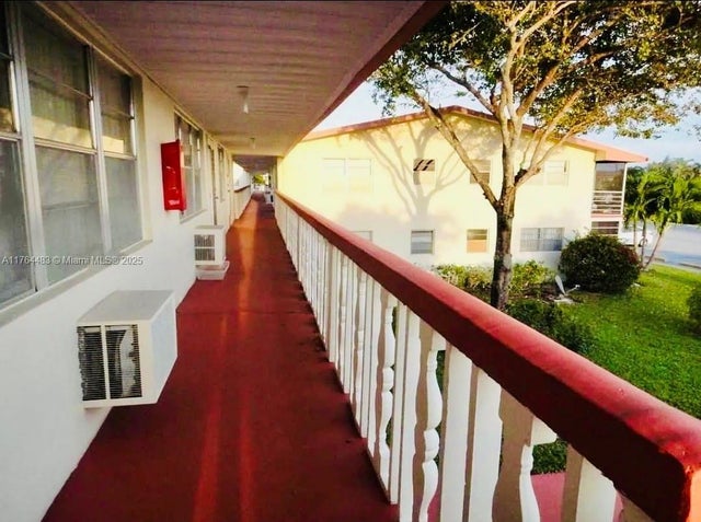 2 of 6 - 130 Camden F, West Palm Beach, FL