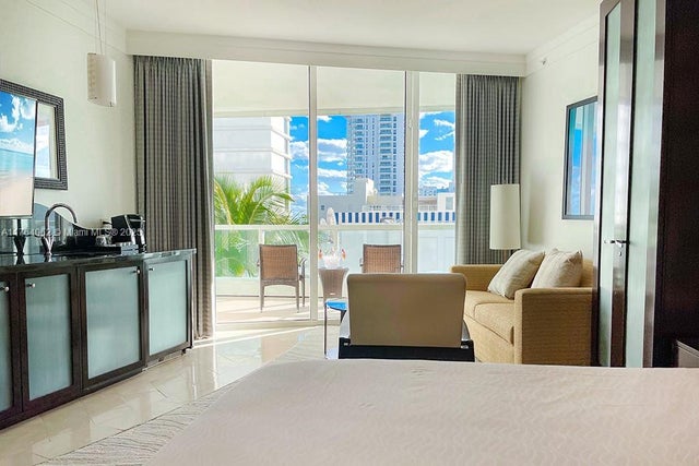4 of 9 - 4391 Collins Ave 616, Miami Beach, FL