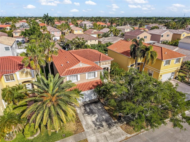 2 of 38 - 323 Sw 190th Ter, Pembroke Pines, FL