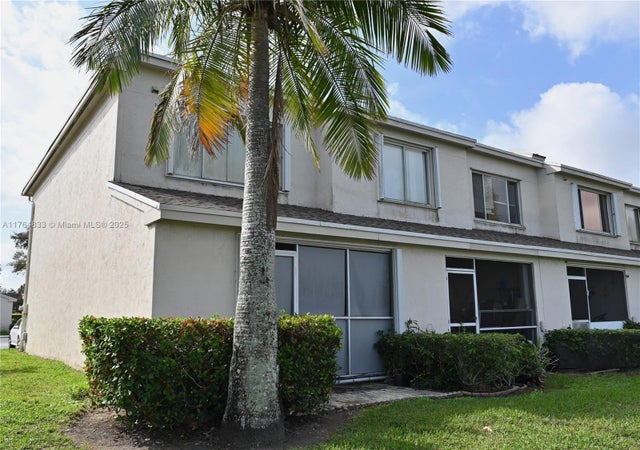 4 of 34 - 16761 Hemingway Dr 16761, Weston, FL