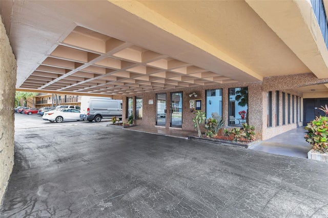 1 of 10 - 9370 Sw 8th St 322, Boca Raton, FL