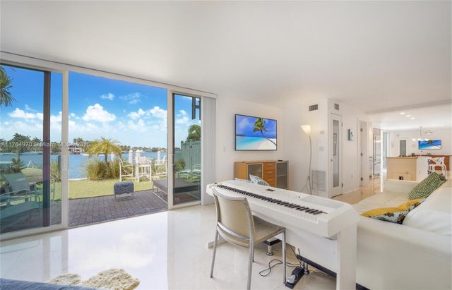 2 of 16 - 405 N Hibiscus Dr 110, Miami Beach, FL