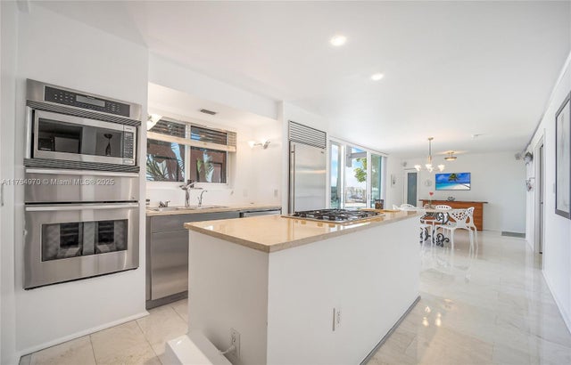 3 of 16 - 405 N Hibiscus Dr 110, Miami Beach, FL