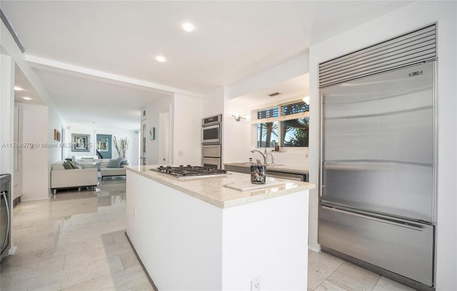 4 of 16 - 405 N Hibiscus Dr 110, Miami Beach, FL