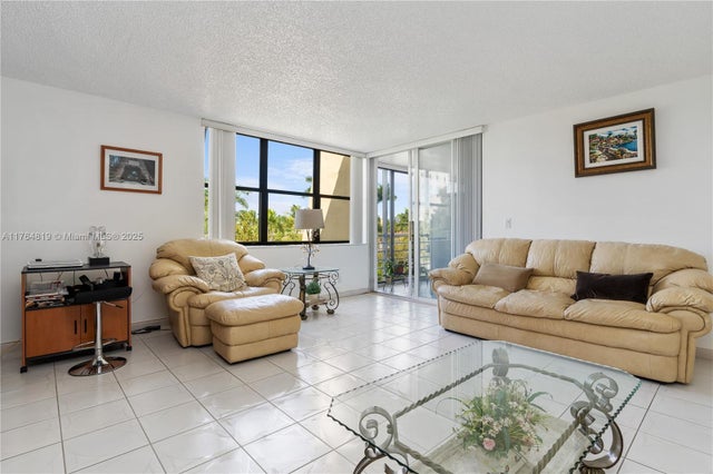 2 of 32 - 20401 Ne 30th Ave 416-8, Aventura, FL