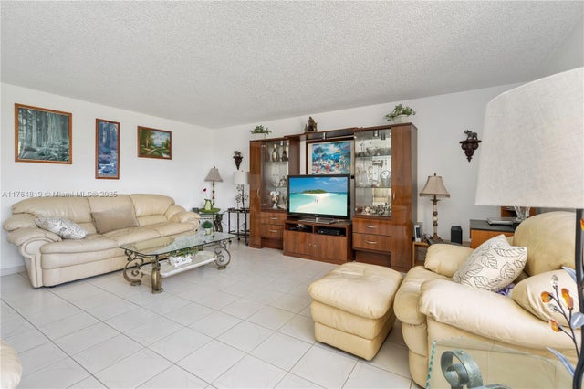 3 of 32 - 20401 Ne 30th Ave 416-8, Aventura, FL