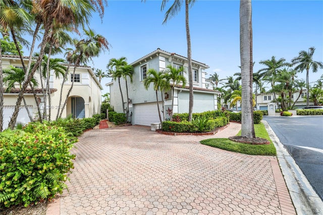 2 of 54 - 3015 Ne 208th St, Aventura, FL