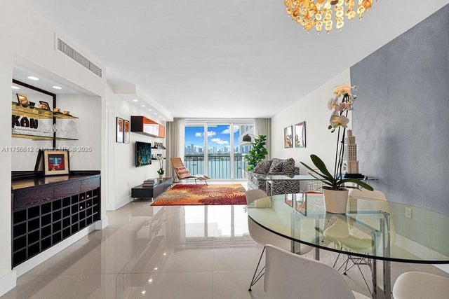 4 of 47 - 800 West Ave 931, Miami Beach, FL