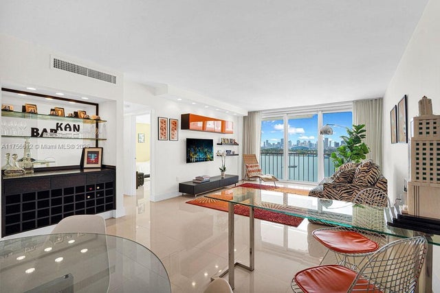 5 of 47 - 800 West Ave 931, Miami Beach, FL