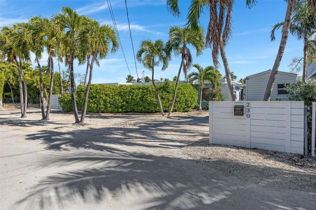 1 of 46 - 230 Jolly Roger Dr, Key Largo, FL
