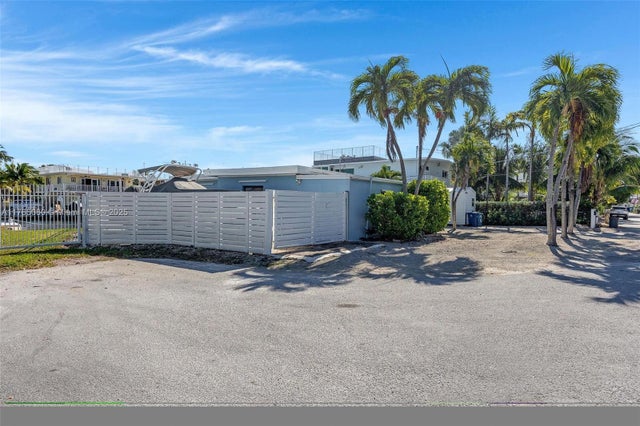 3 of 46 - 230 Jolly Roger Dr, Key Largo, FL