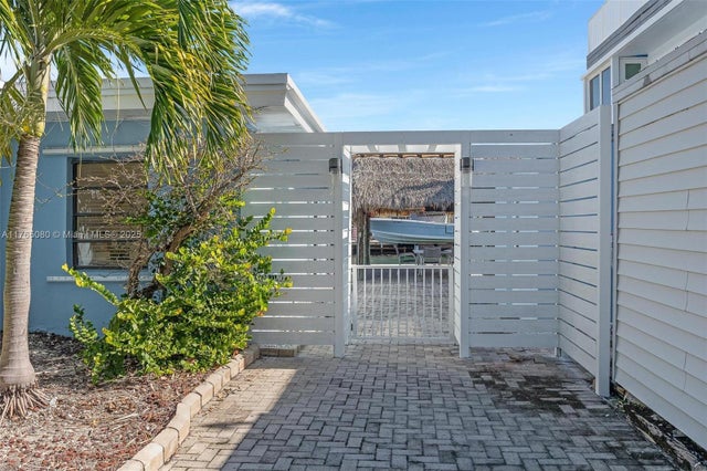 4 of 46 - 230 Jolly Roger Dr, Key Largo, FL