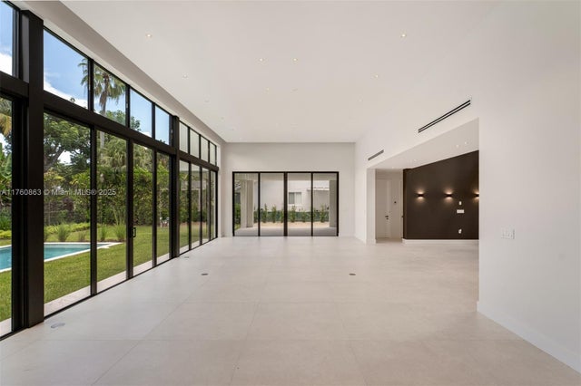3 of 35 - 5921 Sw 84th St, South Miami, FL