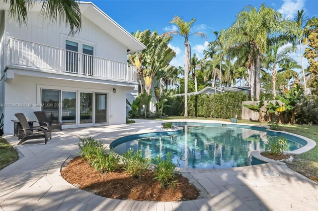 1 of 33 - 13575 Sw 72nd Ave, Pinecrest, FL