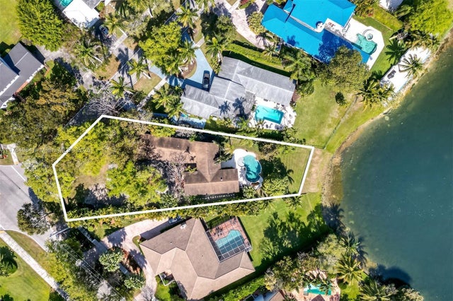 5 of 33 - 13575 Sw 72nd Ave, Pinecrest, FL