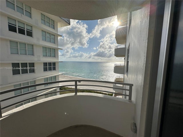 2 of 23 - 5555 Collins Ave 15c, Miami Beach, FL