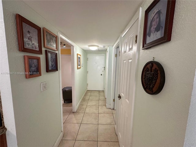 4 of 23 - 5555 Collins Ave 15c, Miami Beach, FL