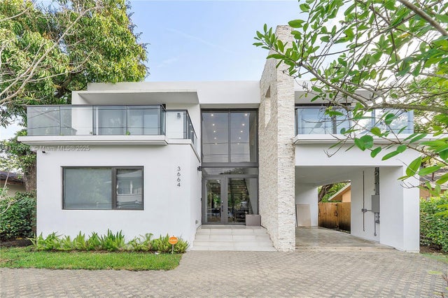 2 of 39 - 3664 Oak Ave, Miami, FL