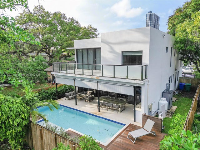 5 of 39 - 3664 Oak Ave, Miami, FL