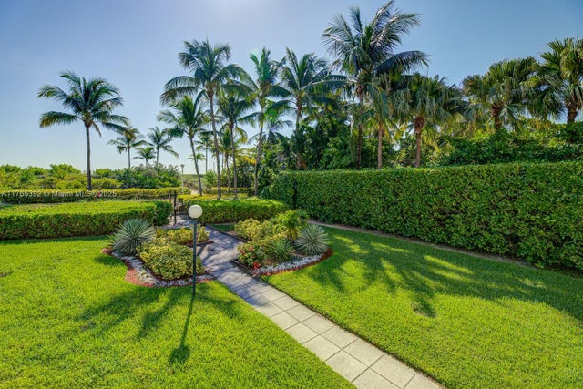 3 of 43 - 1623 Collins Ave 512, Miami Beach, FL
