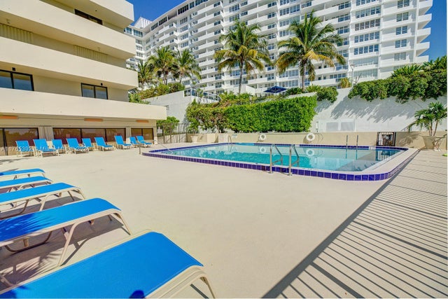 4 of 43 - 1623 Collins Ave 512, Miami Beach, FL