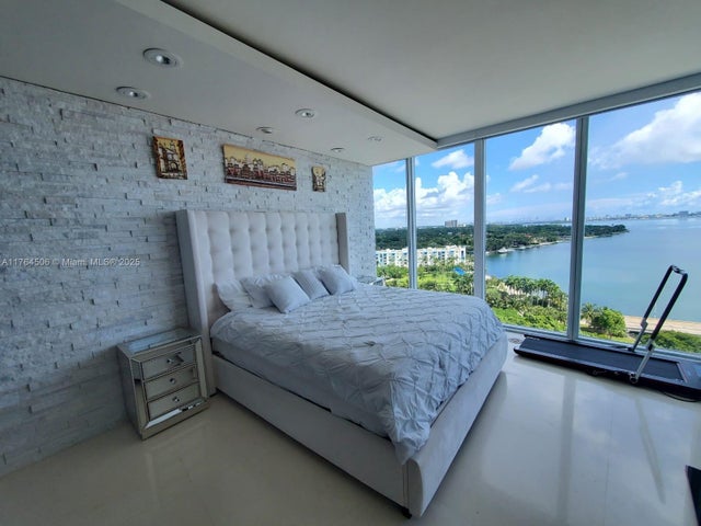 601 Ne 36th St 1310, Miami