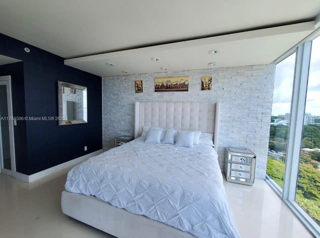 3 of 14 - 601 Ne 36th St 1310, Miami, FL