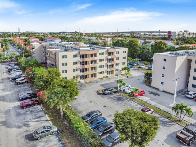 2 of 26 - 8050 Nw 8th St 1409, Miami, FL