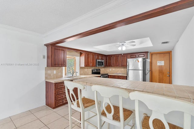 3 of 32 - 825 Nw 8th Ave, Dania Beach, FL